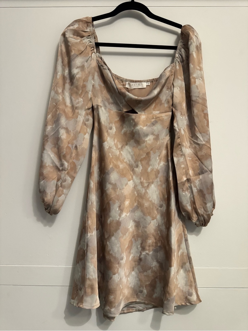 ASTR the label satin long sleeve mini dress size XS